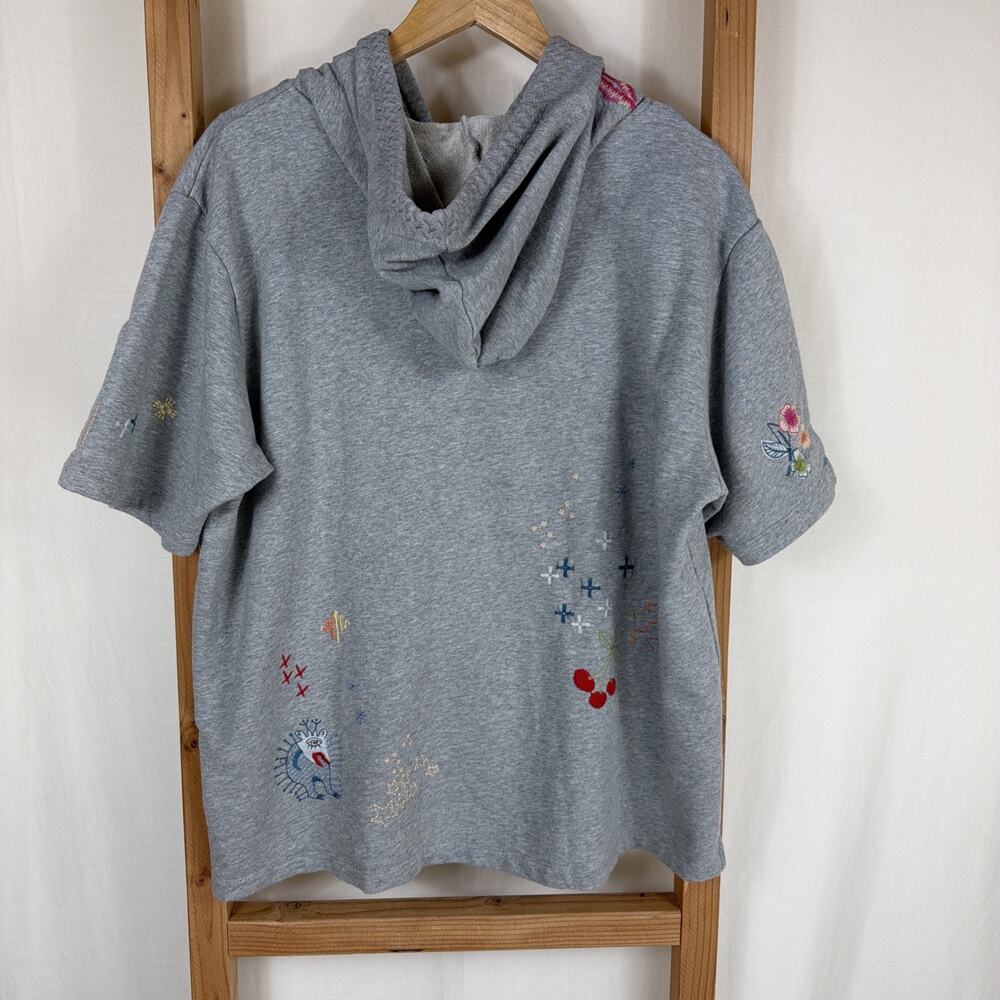 Johnny Was Embroidered Gray Short Sleeve Hoodie Top #1338 Size XL - Picture 2 of 3